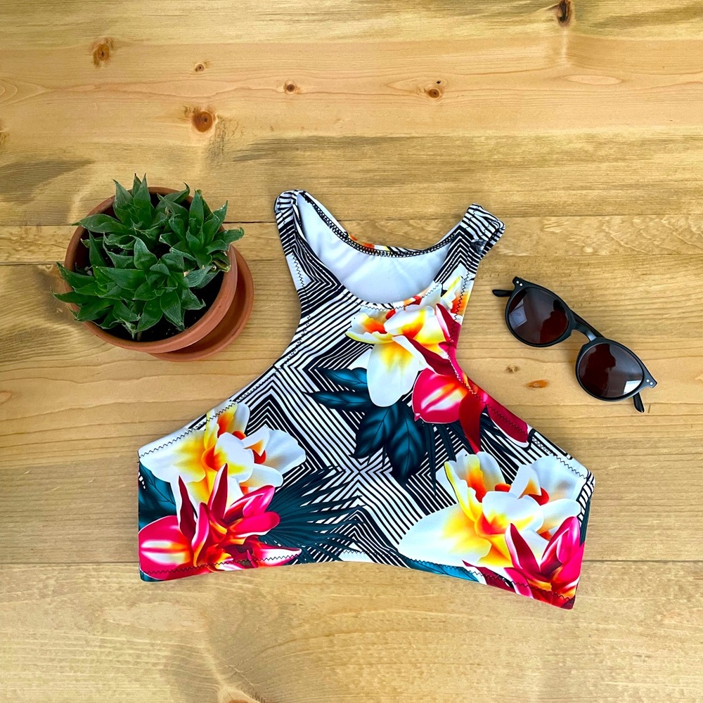 CUPSHE FLORAL BIKNI TOP